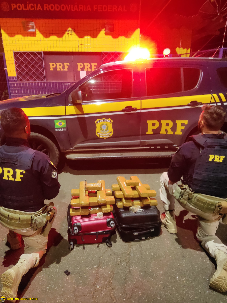 PRF de Patos de Minas apreende 20 barras de maconha e prende jovem de 22 anos na BR 365